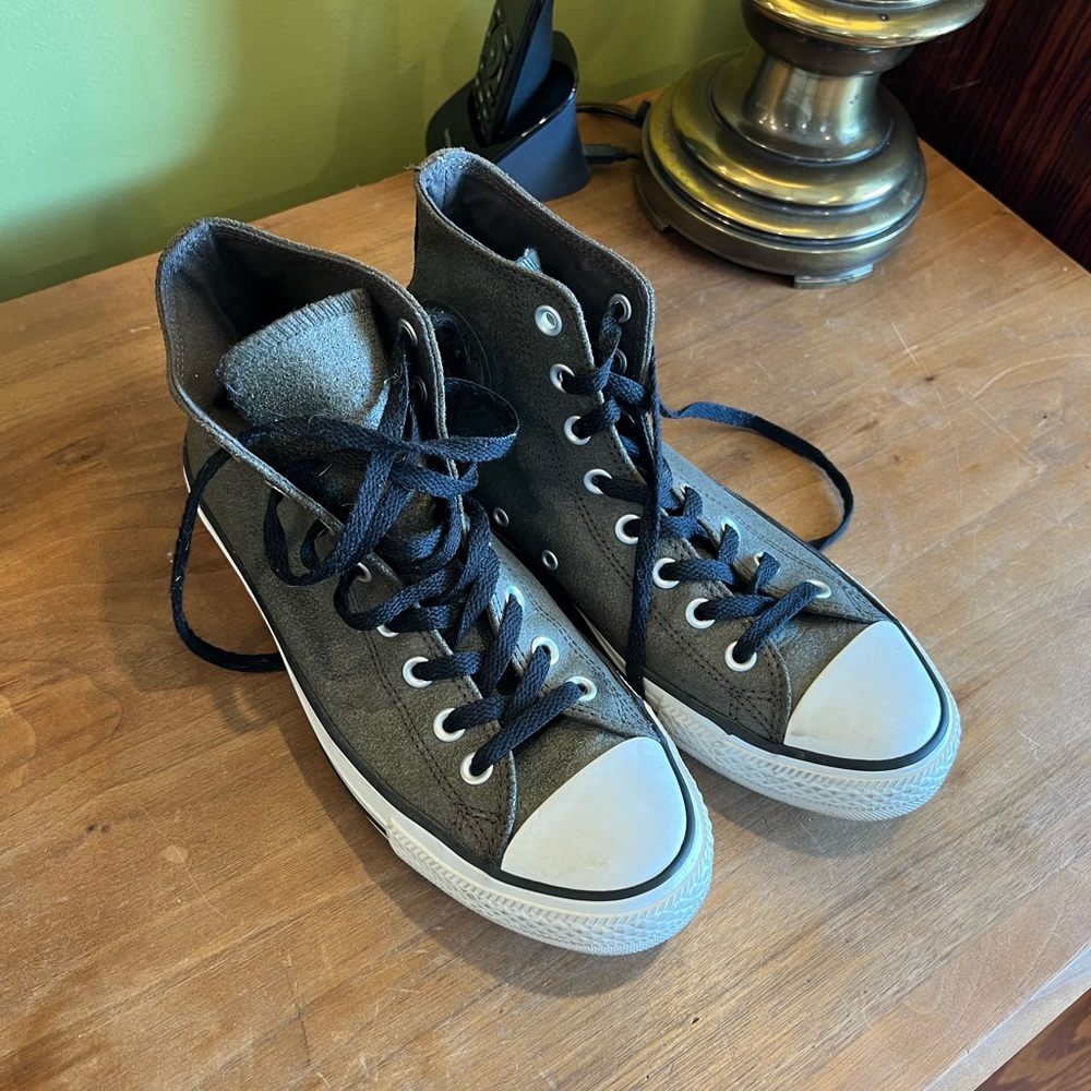 Converse Chuck Taylor Allstar hi tops in Pineneedle (dark green) men’s 8